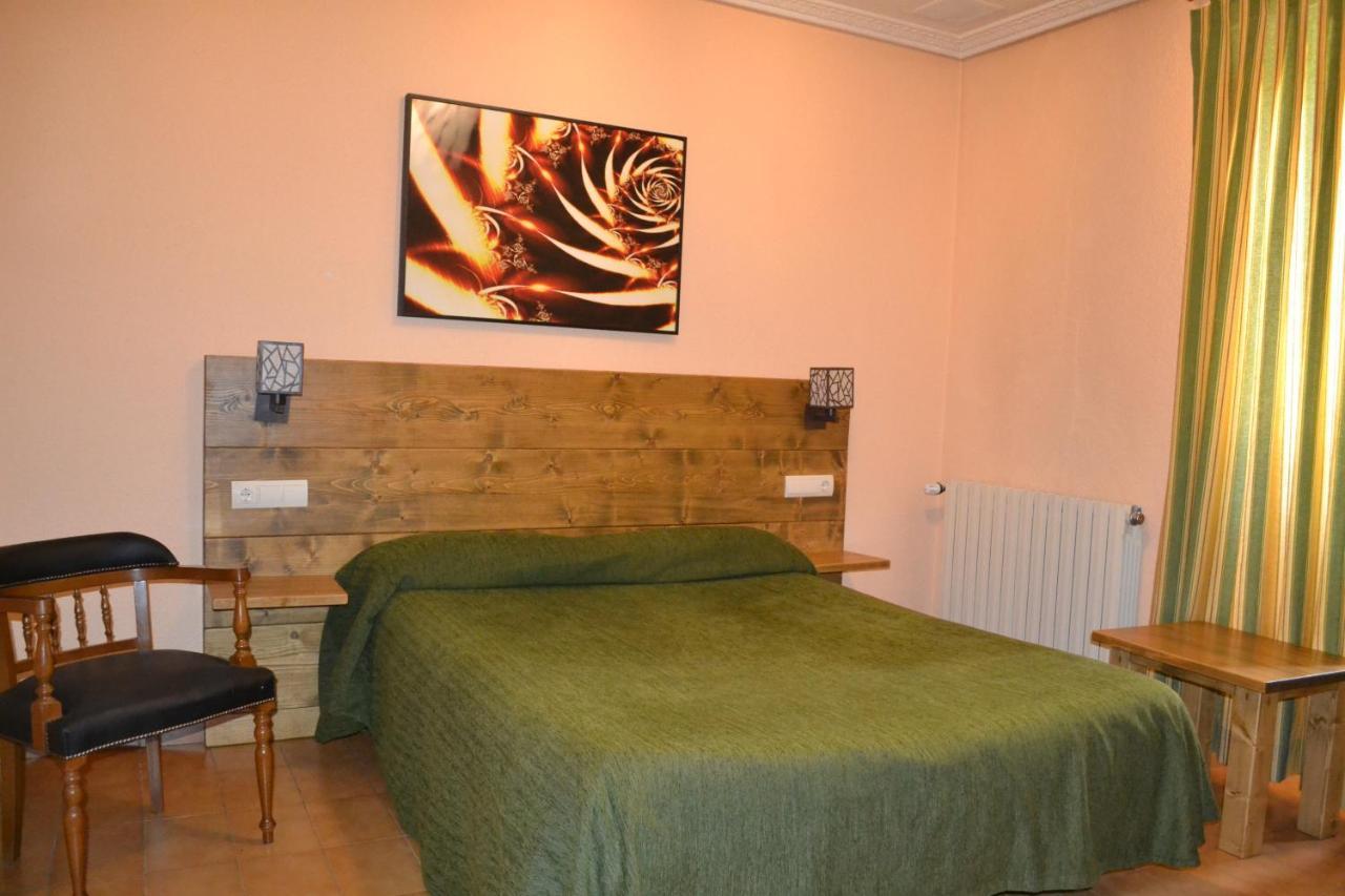 Hostal Aribel Longinos Cercedilla Exterior foto