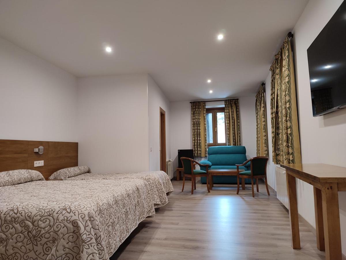 Hostal Aribel Longinos Cercedilla Exterior foto